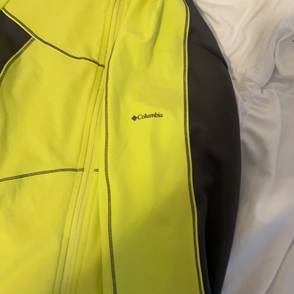 Green and gray light jacket - Picture 2 of 3